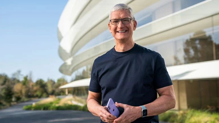 Does Tim Cook Have a Clear Plan to Monetize Apple Intelligence? Investors Are Still Waiting